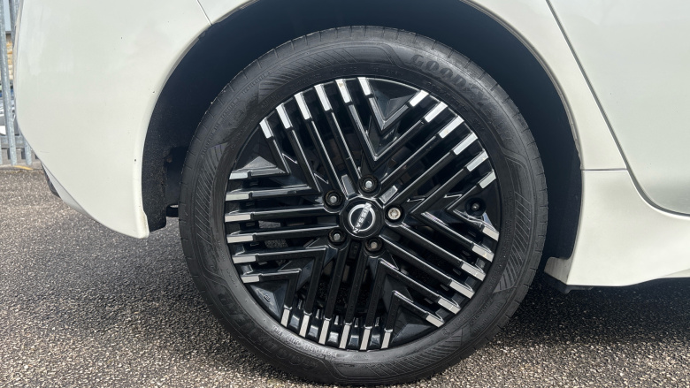 Nissan LEAF 110kW N-Connecta 39kWh 5dr Auto Electric Hatchback